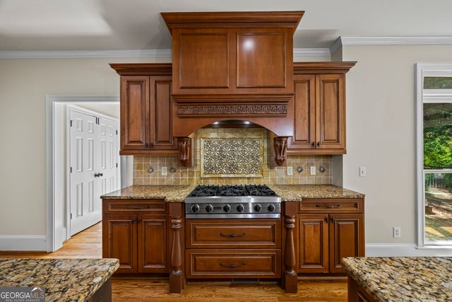 5545 Stoneleigh Drive, Suwanee, GA 30024