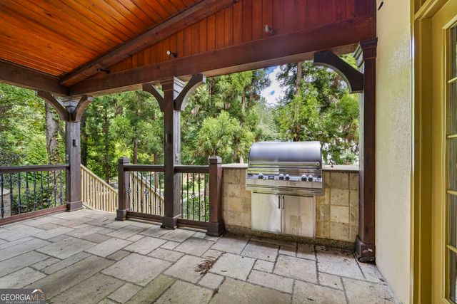 5545 Stoneleigh Drive, Suwanee, GA 30024