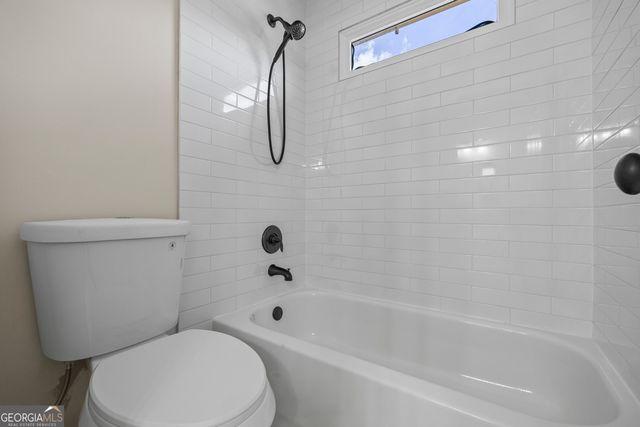 5545 Stoneleigh Drive, Suwanee, GA 30024