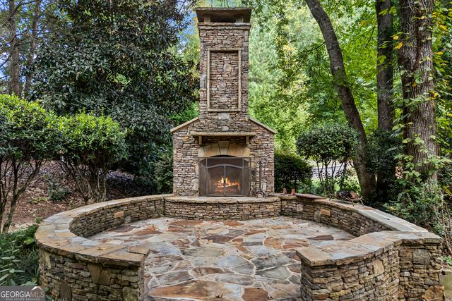 5545 Stoneleigh Drive, Suwanee, GA 30024