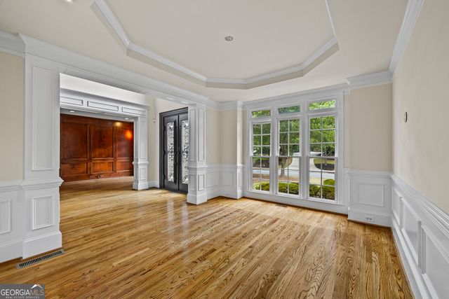 5545 Stoneleigh Drive, Suwanee, GA 30024
