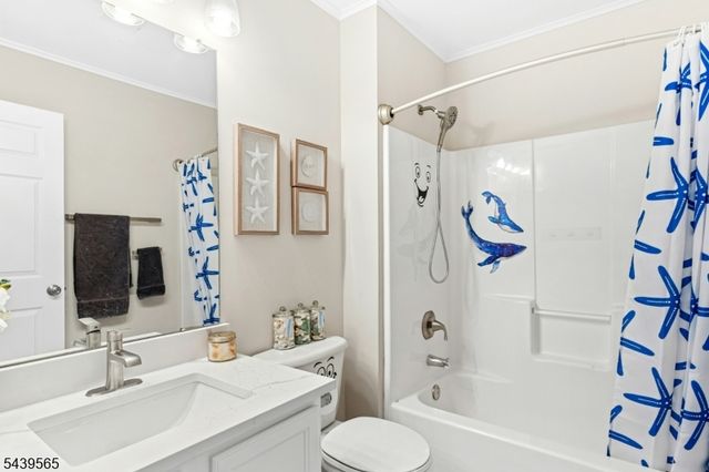 1028 Robin Ct, Green Brook Twp., NJ 08812