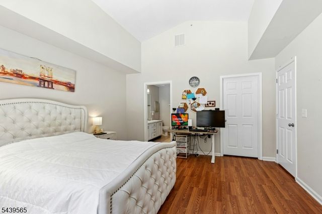 1028 Robin Ct, Green Brook Twp., NJ 08812