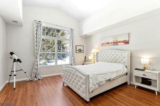 1028 Robin Ct, Green Brook Twp., NJ 08812