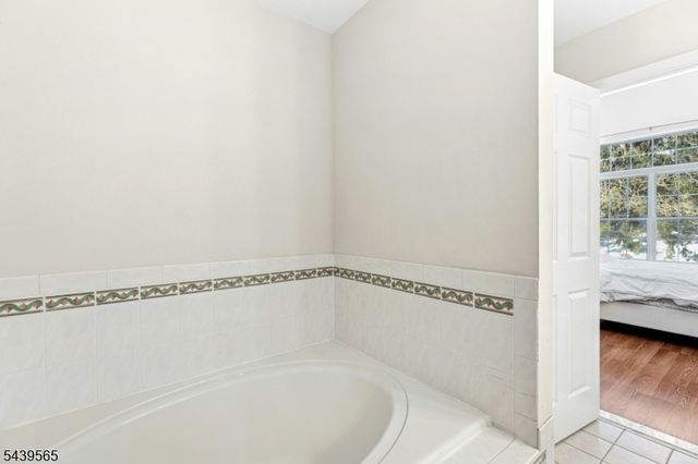 1028 Robin Ct, Green Brook Twp., NJ 08812