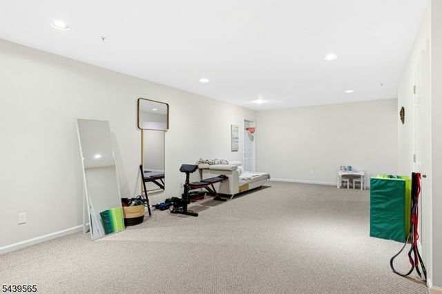 1028 Robin Ct, Green Brook Twp., NJ 08812