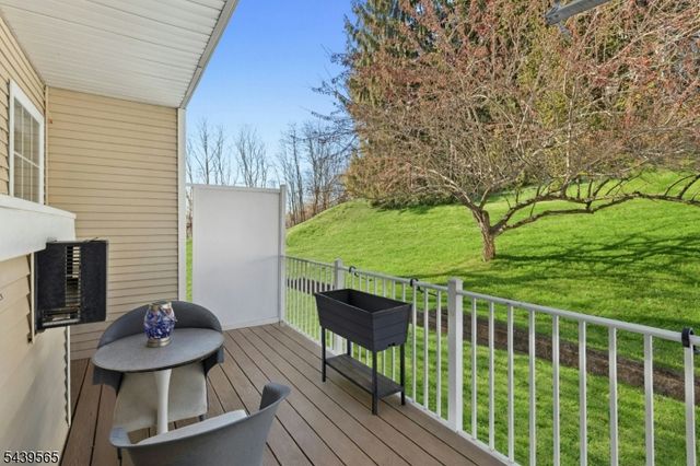 1028 Robin Ct, Green Brook Twp., NJ 08812