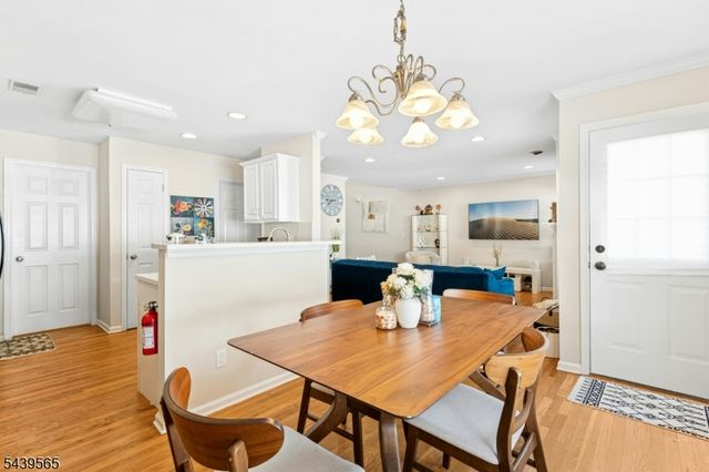 1028 Robin Ct, Green Brook Twp., NJ 08812