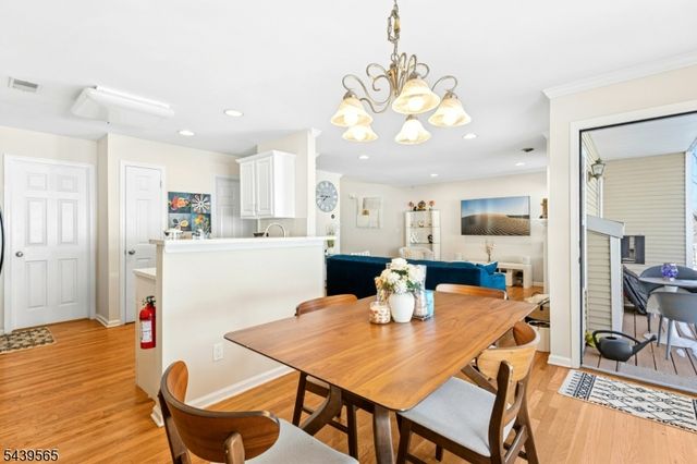 1028 Robin Ct, Green Brook Twp., NJ 08812