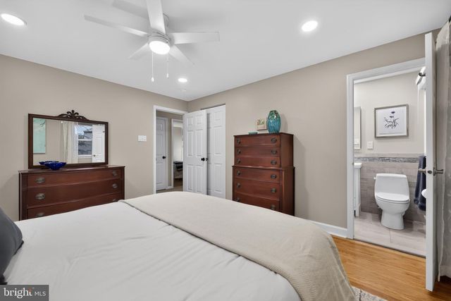 14 LAMP POST LN, Cherry Hill, NJ 08003