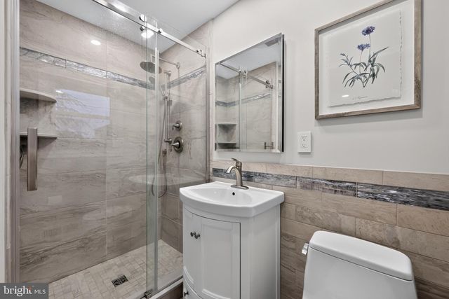 14 LAMP POST LN, Cherry Hill, NJ 08003