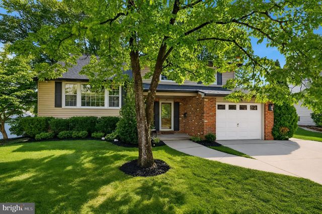 14 LAMP POST LN, Cherry Hill, NJ 08003
