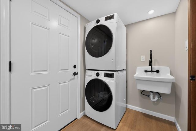 14 LAMP POST LN, Cherry Hill, NJ 08003