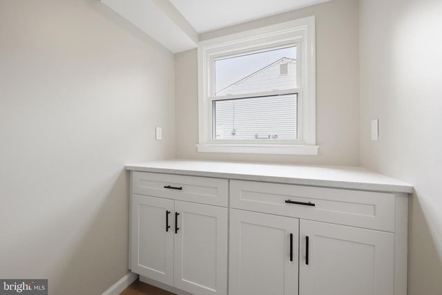14 LAMP POST LN, Cherry Hill, NJ 08003