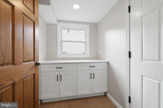 14 LAMP POST LN, Cherry Hill, NJ 08003