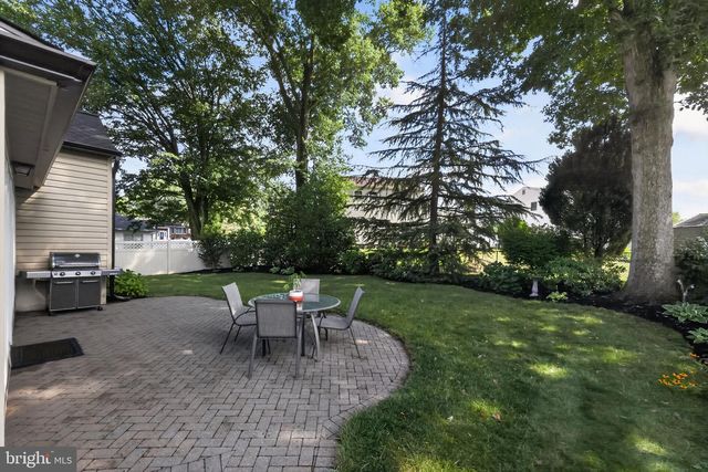 14 LAMP POST LN, Cherry Hill, NJ 08003