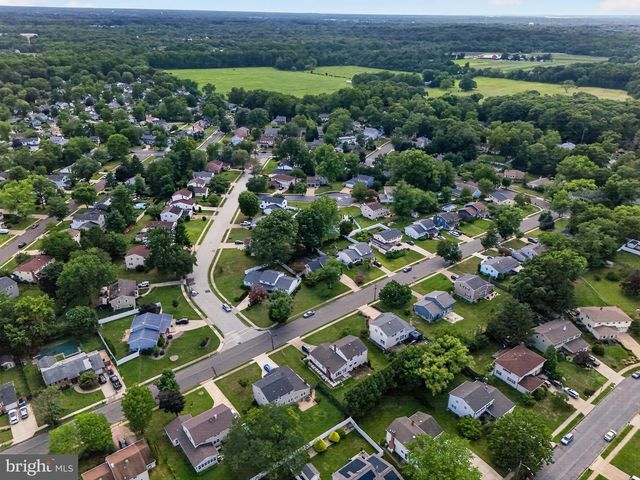 14 LAMP POST LN, Cherry Hill, NJ 08003
