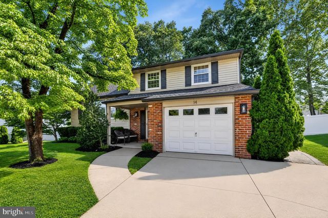 14 LAMP POST LN, Cherry Hill, NJ 08003