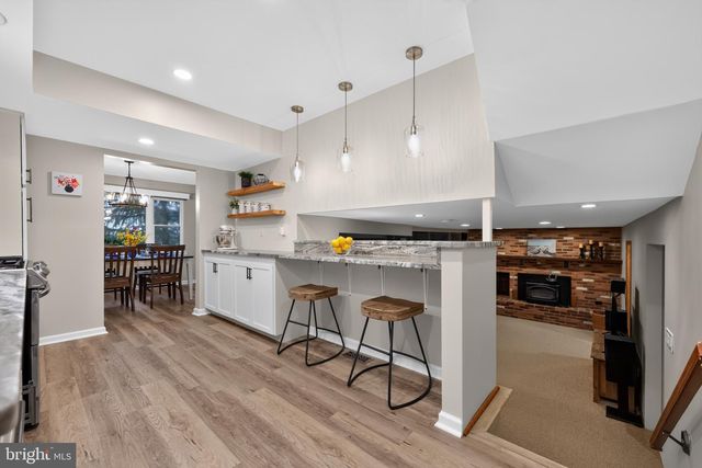 14 LAMP POST LN, Cherry Hill, NJ 08003