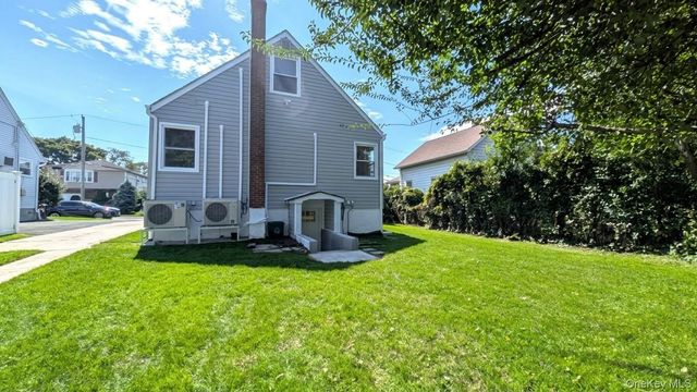 11 Wood Street, Lynbrook, NY 11563