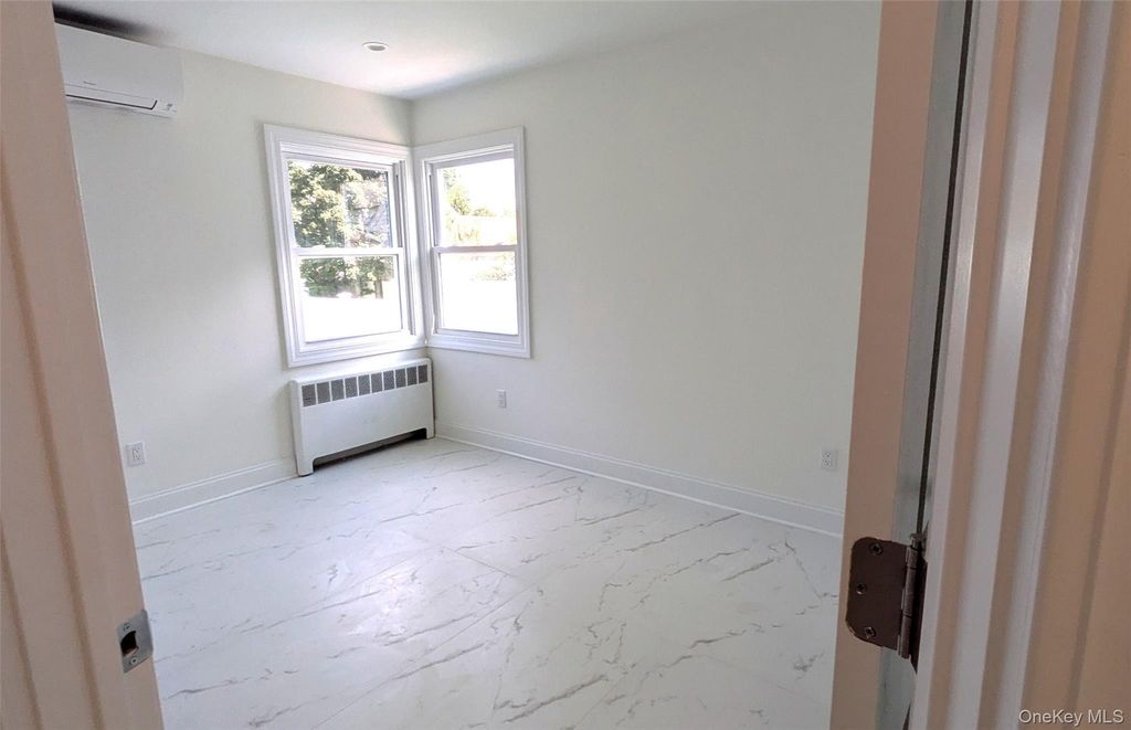 11 Wood Street, Lynbrook, NY 11563 — photo 3