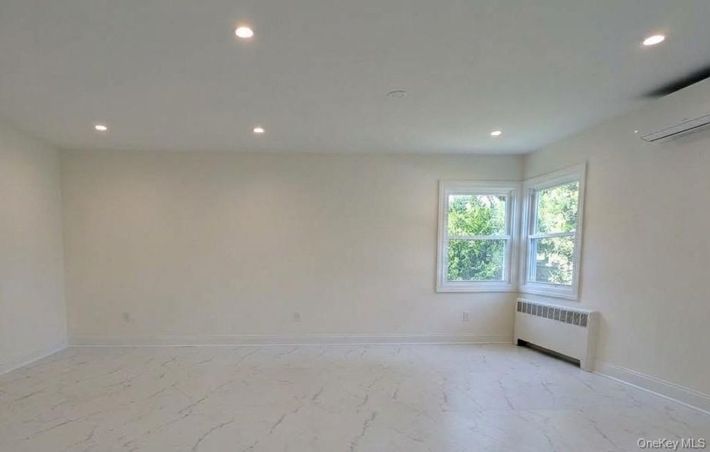 11 Wood Street, Lynbrook, NY 11563 — photo 4