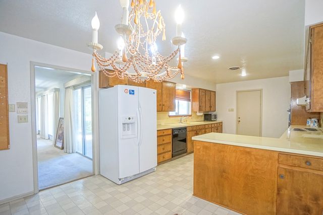 1416 W Pine Ave, Midland, TX 79705