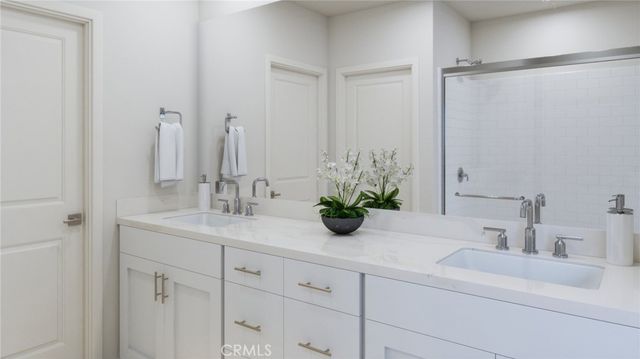 733 E. Route 66, Glendora, CA 91740