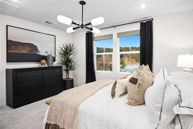 733 E. Route 66, Glendora, CA 91740