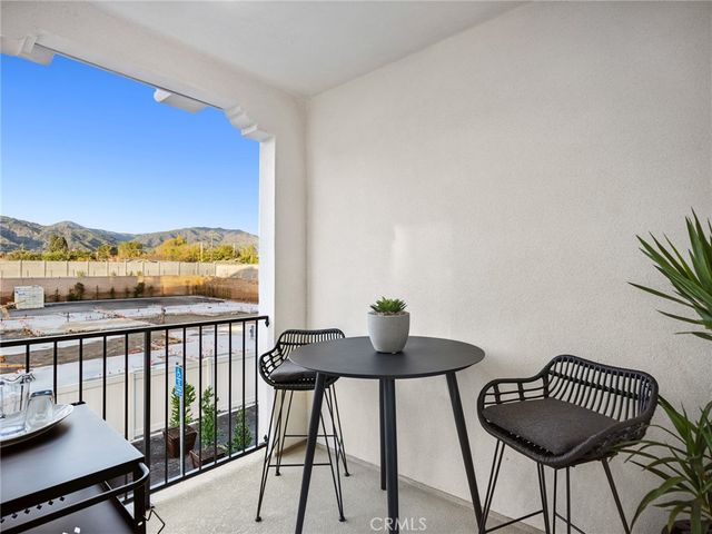 733 E. Route 66, Glendora, CA 91740