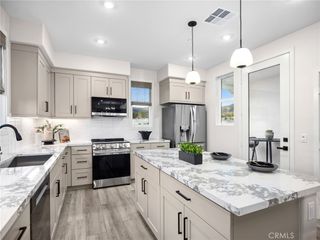 733 E. Route 66, Glendora, CA 91740