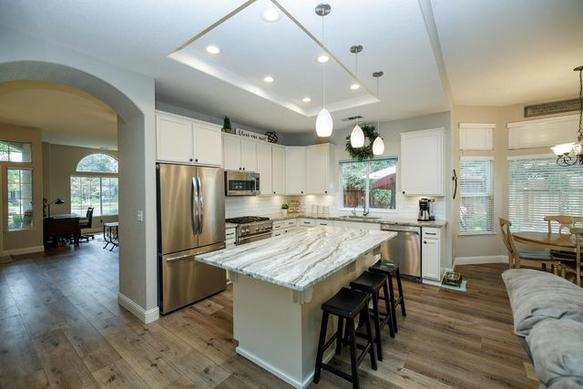 1880 Westminster Ln, Turlock, CA 95382