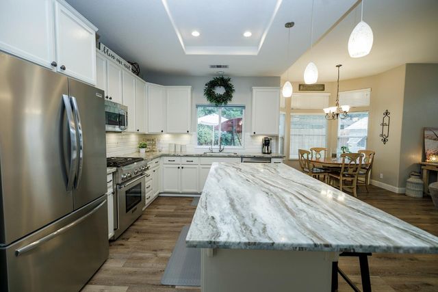 1880 Westminster Ln, Turlock, CA 95382