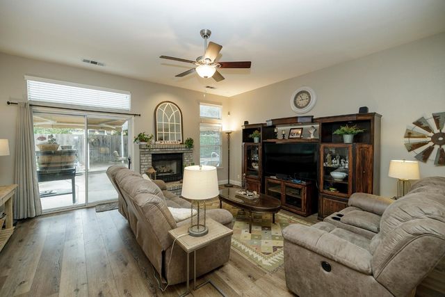 1880 Westminster Ln, Turlock, CA 95382