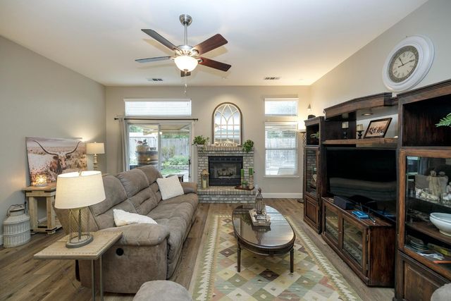 1880 Westminster Ln, Turlock, CA 95382