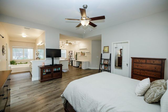 1880 Westminster Ln, Turlock, CA 95382