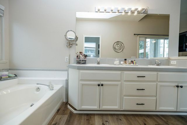 1880 Westminster Ln, Turlock, CA 95382