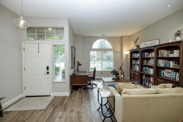 1880 Westminster Ln, Turlock, CA 95382