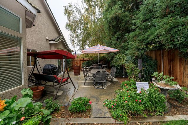 1880 Westminster Ln, Turlock, CA 95382