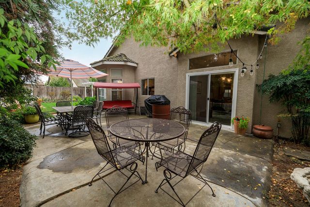 1880 Westminster Ln, Turlock, CA 95382