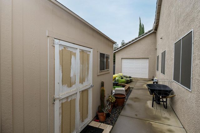 1880 Westminster Ln, Turlock, CA 95382