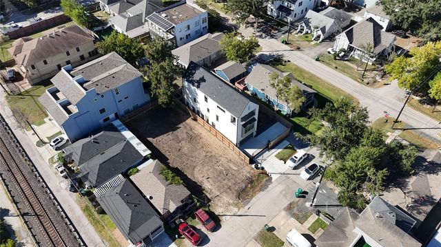 1603 Sabine Street, Houston, TX 77007