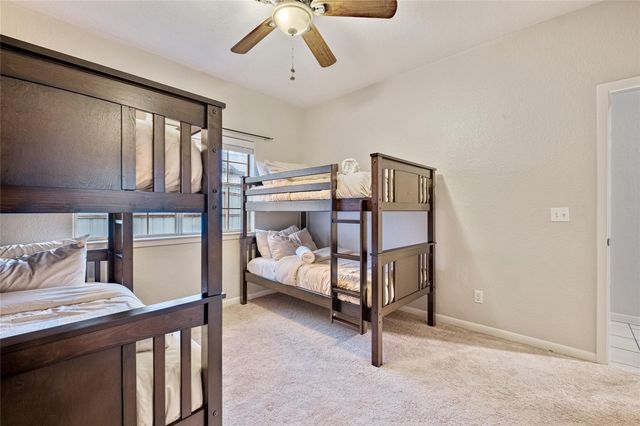 220 Meadow Oaks DR, Dripping Springs, TX 78620