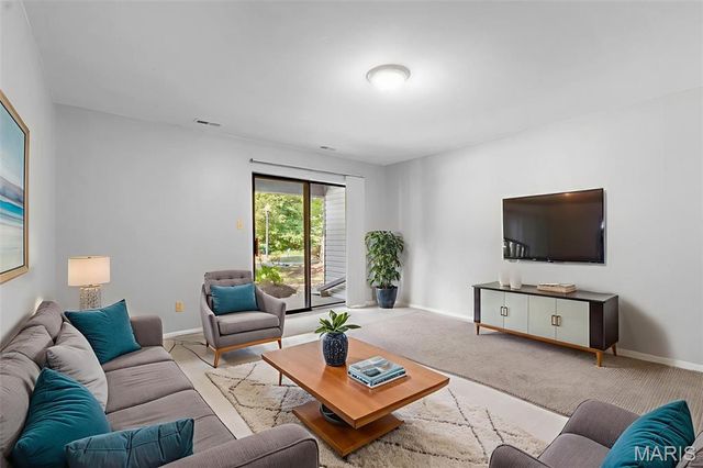 865 Forest Trace Drive C, Chesterfield, MO 63017