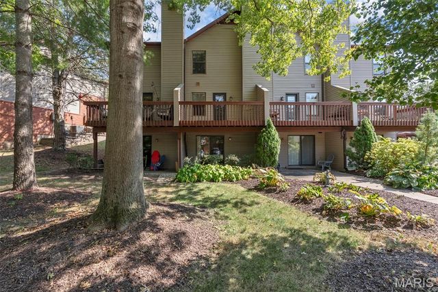 865 Forest Trace Drive C, Chesterfield, MO 63017