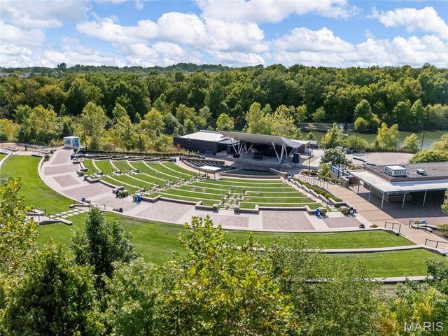 865 Forest Trace Drive C, Chesterfield, MO 63017