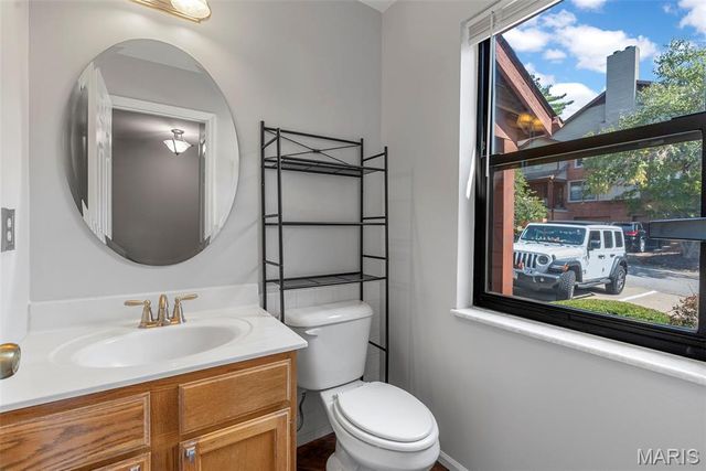 865 Forest Trace Drive C, Chesterfield, MO 63017