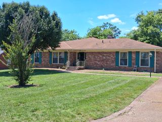 4713 Log Cabin Rd, Nashville, TN 37216