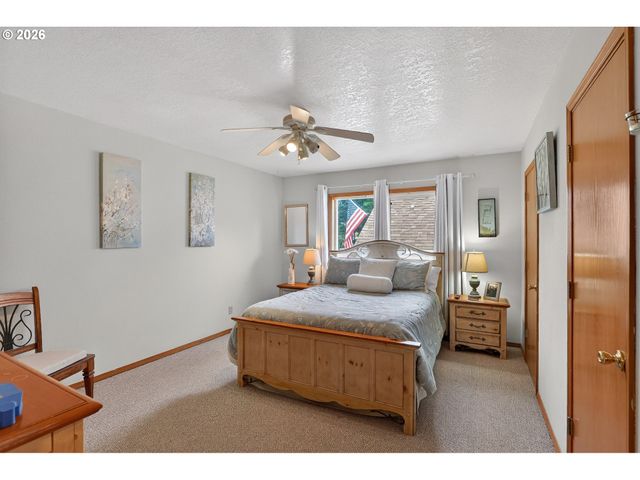 5833 Sw GARDEN HOME Rd, Portland, OR 97219