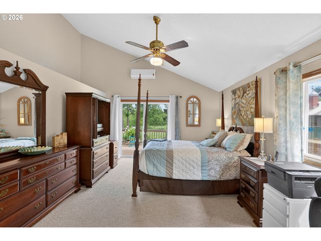 5833 Sw GARDEN HOME Rd, Portland, OR 97219